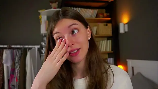 Snapshot of DarylBarks chatting on November 29, 2025, 1:17 am DarylBarks online show from November 29, 2025, 1:17 am