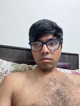 Snapshot of BoyzaraHatke chatting on April 11, 2026, 6:44 pm BoyzaraHatke online show from April 11, 2026, 6:44 pm