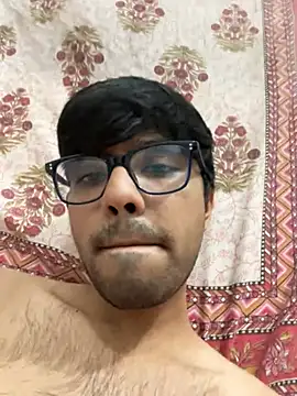Snapshot of BoyzaraHatke chatting on April 14, 2026, 8:58 pm BoyzaraHatke online show from April 14, 2026, 8:58 pm