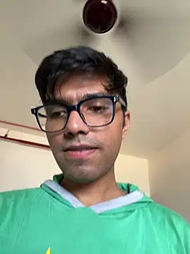 Snapshot of BoyzaraHatke chatting on June 4, 2026, 9:36 am BoyzaraHatke online show from June 4, 2026, 9:36 am