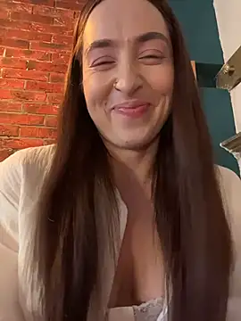 Snapshot of Holly_Play chatting on July 24, 2026, 8:54 am Holly Play online show from July 24, 2026, 8:54 am