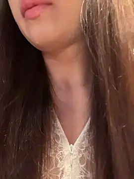 Snapshot of Holly_Play chatting on July 23, 2026, 8:00 am Holly Play online show from July 23, 2026, 8:00 am