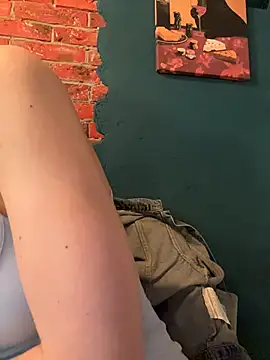 Snapshot of Holly_Play chatting on July 28, 2026, 11:17 am Holly Play online show from July 28, 2026, 11:17 am