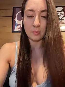 Snapshot of Holly_Play chatting on July 13, 2026, 10:03 am Holly Play online show from July 13, 2026, 10:03 am