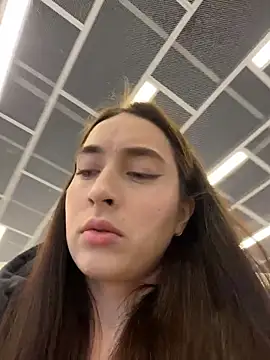 Holly Play online show from March 3, 2026, 9:05 am