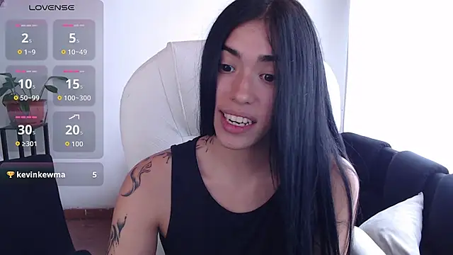 LESLIEBLACK  online show from August 5, 2026, 6:13 pm
