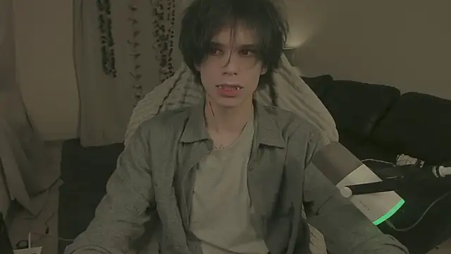 Snapshot of Wampeyes chatting on October 31, 2025, 2:13 pm Wampeyes online show from October 31, 2025, 2:13 pm