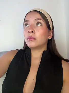 Cora sarah online show from September 30, 2025, 2:56 pm