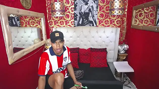 BOYSPEIN online show from September 10, 2025, 7:02 pm