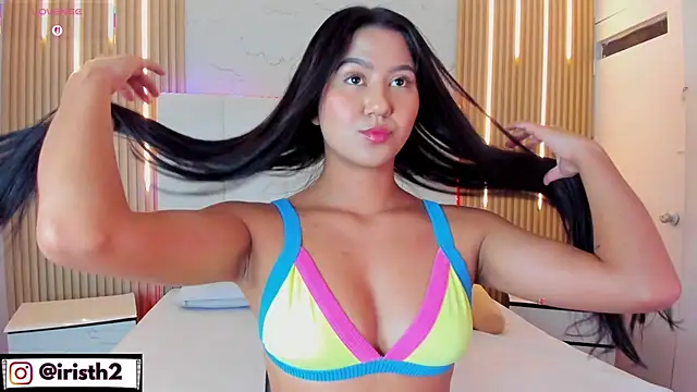 Snapshot of Iris_Thompson_ chatting on November 11, 2025, 3:45 am Iris Thompson online show from November 11, 2025, 3:45 am