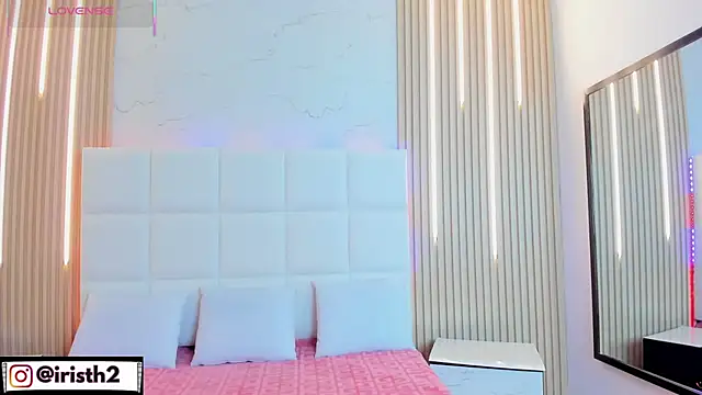 Snapshot of Iris_Thompson_ chatting on October 8, 2025, 4:47 am Iris Thompson online show from October 8, 2025, 4:47 am