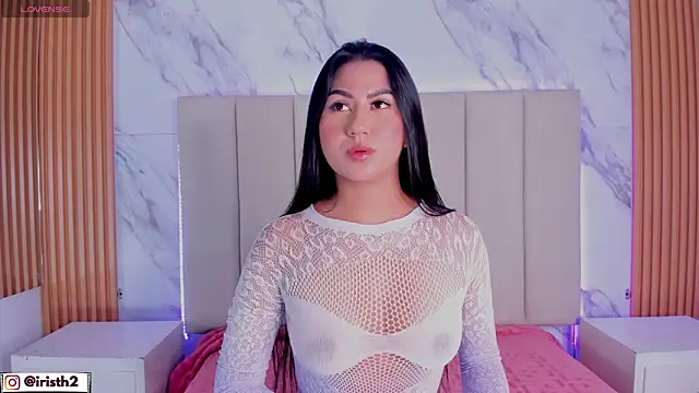 Iris Thompson  online show from December 14, 2025, 10:04 pm