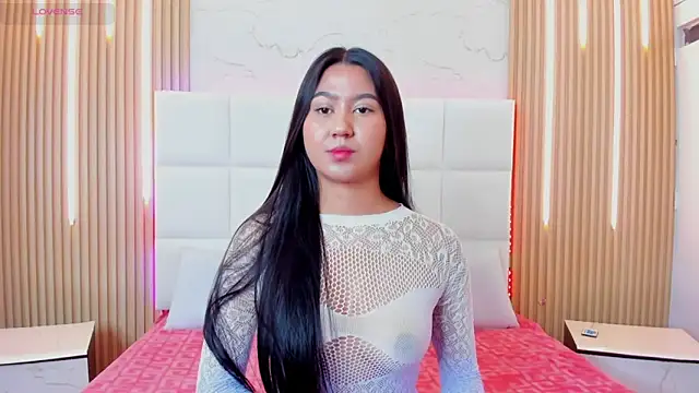 Snapshot of Iris_Thompson_ chatting on October 28, 2025, 4:24 am Iris Thompson online show from October 28, 2025, 4:24 am