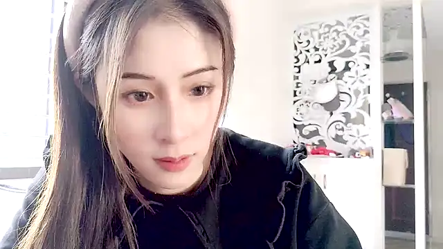 LaLaLiang online show from January 6, 2025, 8:46 am