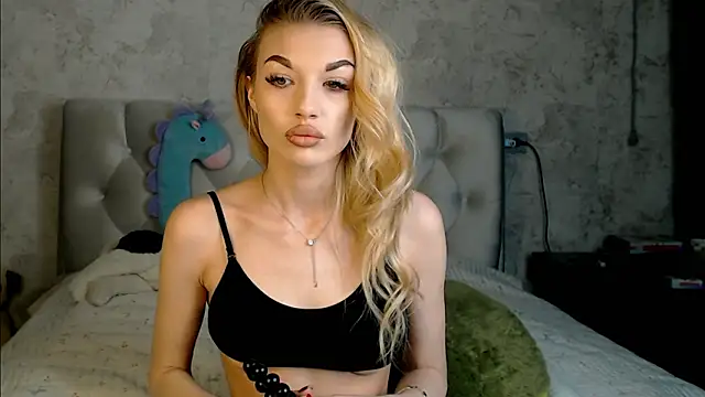 Ella Milla online show from February 23, 2026, 1:44 pm