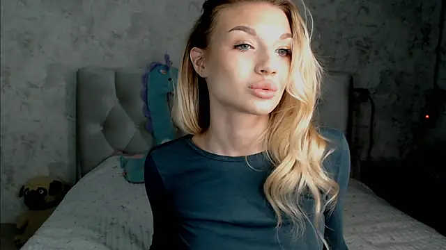 Snapshot of Ella_Milla chatting on June 18, 2026, 12:54 pm Ella Milla online show from June 18, 2026, 12:54 pm