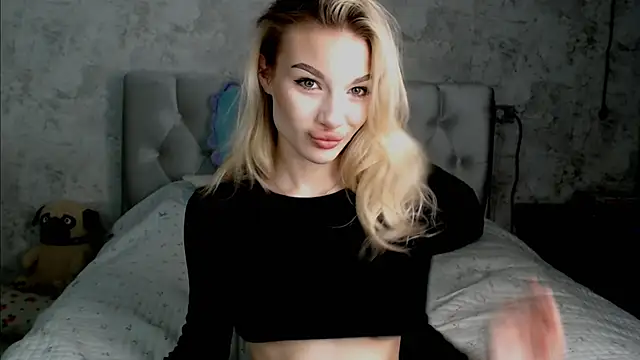 Snapshot of Ella_Milla chatting on May 11, 2026, 2:45 pm Ella Milla online show from May 11, 2026, 2:45 pm