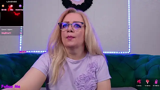 IvanaCharm online show from July 14, 2026, 3:33 am
