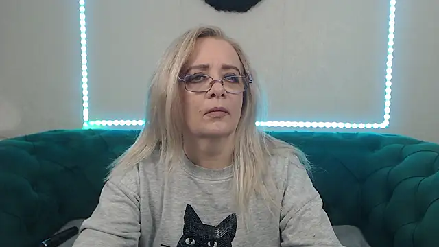 IvanaCharm online show from February 6, 2026, 4:30 am