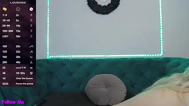 IvanaCharm online show from October 10, 2025, 3:40 am