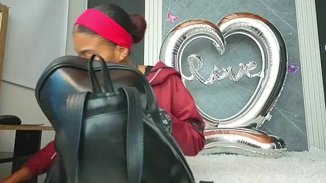 YummyDuooo online show from February 18, 2026, 11:06 am