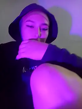 Celeste camila18 online show from April 4, 2026, 6:53 am