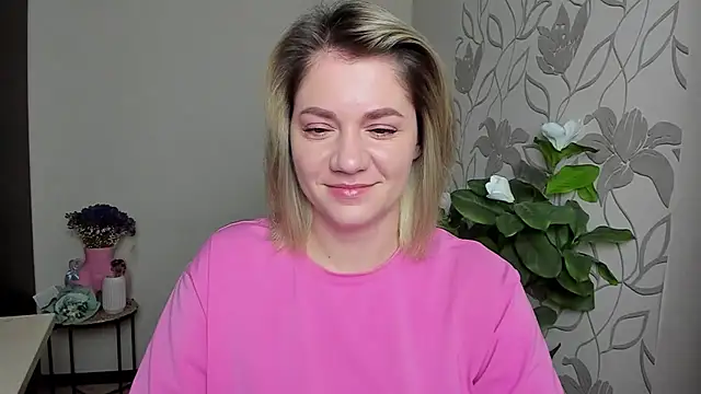 MariaSttone online show from October 12, 2025, 4:30 pm