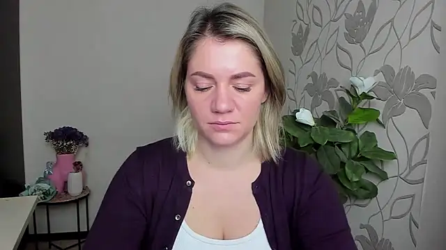 MariaSttone online show from October 14, 2025, 10:49 am