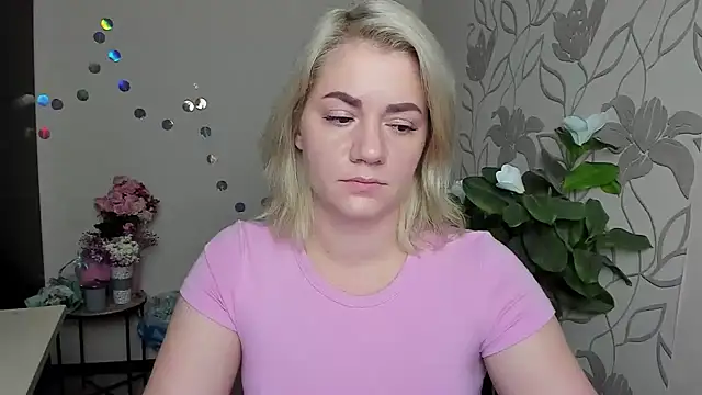 MariaSttone online show from December 2, 2025, 2:08 pm