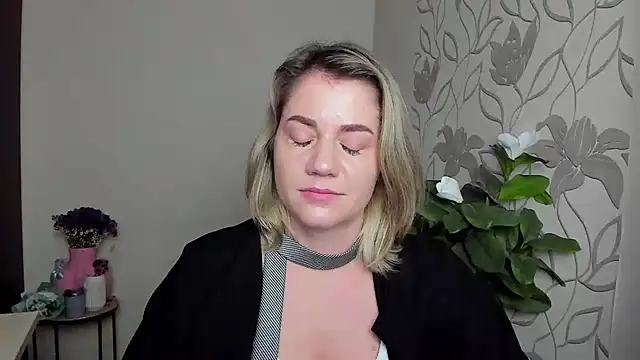 MariaSttone online show from October 26, 2025, 10:32 pm