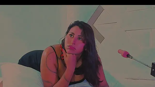 StormyButty18 online show from May 4, 2026, 11:29 pm