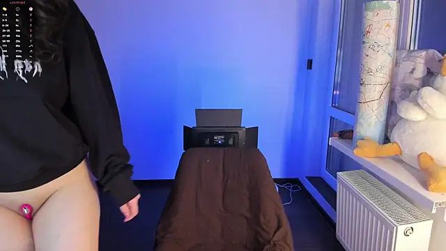 MonicaRocket online show from December 17, 2025, 10:53 am