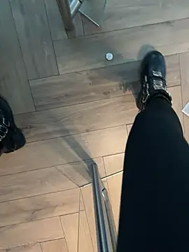 Snapshot of FeetVibe chatting on March 11, 2026, 5:23 am FeetVibe online show from March 11, 2026, 5:23 am