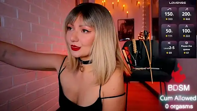 Sandralawrence online show from December 15, 2025, 9:53 pm