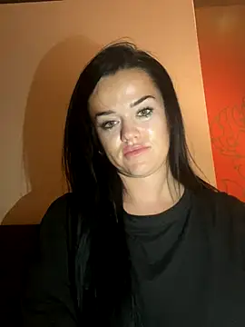 English-Chloe96 online show from October 10, 2025, 5:36 pm