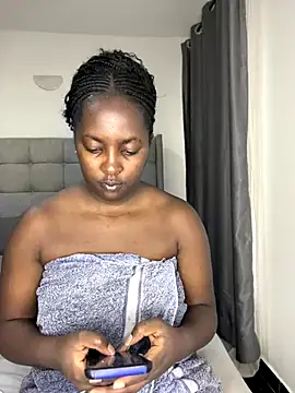 prettiepearl online show from September 22, 2025, 12:33 pm