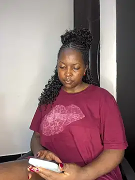 prettiepearl online show from April 29, 2026, 3:43 am