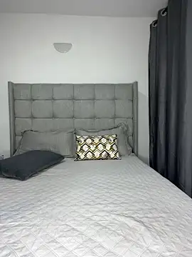 Snapshot of prettiepearl chatting on October 9, 2025, 1:50 am prettiepearl online show from October 9, 2025, 1:50 am