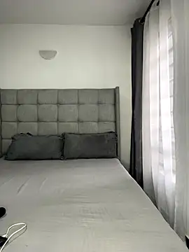 Snapshot of prettiepearl chatting on October 19, 2025, 9:01 am prettiepearl online show from October 19, 2025, 9:01 am