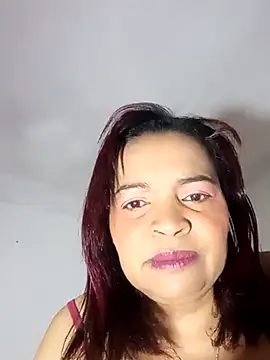 Snapshot of _violetta_- chatting on October 10, 2025, 12:28 pm violetta - online show from October 10, 2025, 12:28 pm