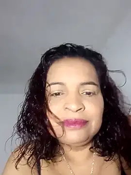 Snapshot of _violetta_- chatting on November 10, 2025, 12:10 pm violetta - online show from November 10, 2025, 12:10 pm