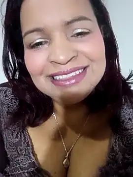 Snapshot of _violetta_- chatting on November 4, 2025, 11:14 am violetta - online show from November 4, 2025, 11:14 am