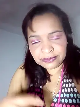 Snapshot of _violetta_- chatting on October 16, 2025, 1:08 pm violetta - online show from October 16, 2025, 1:08 pm