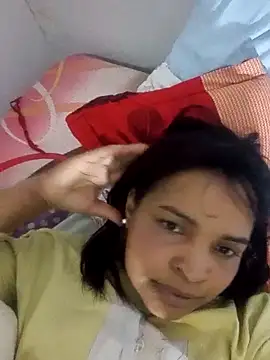 Snapshot of _violetta_- chatting on November 16, 2025, 12:59 am violetta - online show from November 16, 2025, 12:59 am