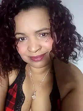 Snapshot of _violetta_- chatting on November 8, 2025, 2:31 pm violetta - online show from November 8, 2025, 2:31 pm