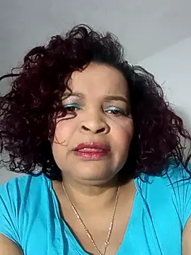 Snapshot of _violetta_- chatting on November 6, 2025, 10:52 am violetta - online show from November 6, 2025, 10:52 am