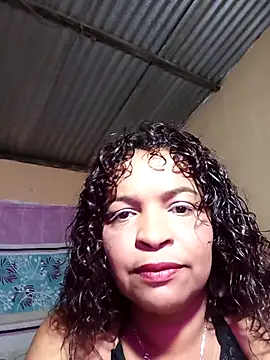 Snapshot of _violetta_- chatting on December 14, 2025, 11:05 am violetta - online show from December 14, 2025, 11:05 am