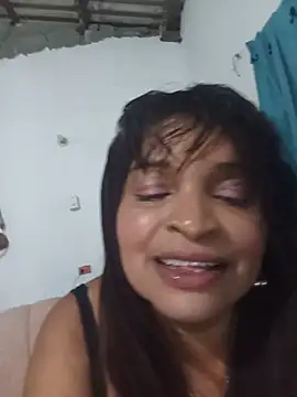 Snapshot of _violetta_- chatting on June 9, 2026, 1:39 am violetta - online show from June 9, 2026, 1:39 am