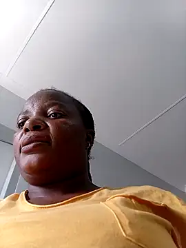 Snapshot of Sexyebonyxxx87 chatting on October 21, 2025, 11:42 am Sexyebonyxxx87 online show from October 21, 2025, 11:42 am