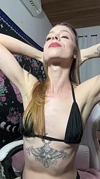 Snapshot of RuivaRaposinha chatting on November 8, 2025, 10:35 pm RuivaRaposinha online show from November 8, 2025, 10:35 pm